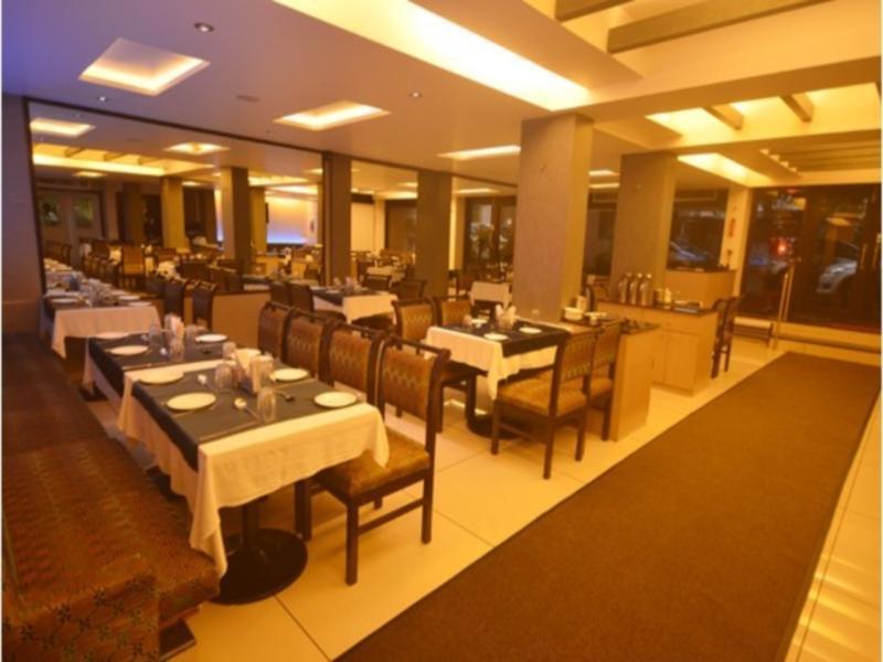 Hotel Vrishali Executive Kolhapur Exteriör bild